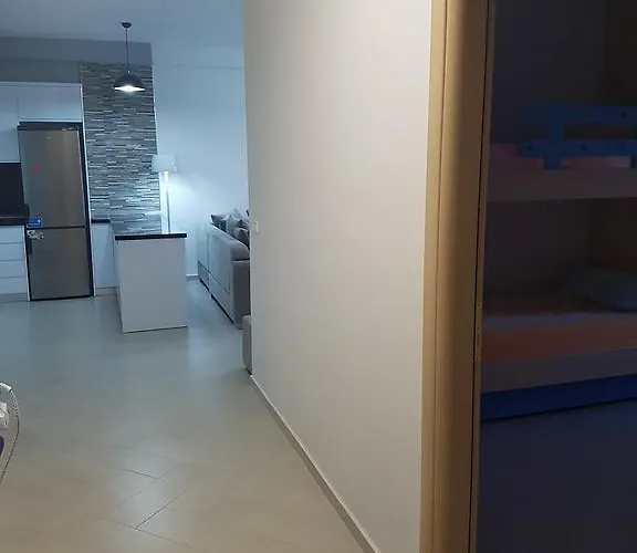 Modern Cozy Seaview Apartment